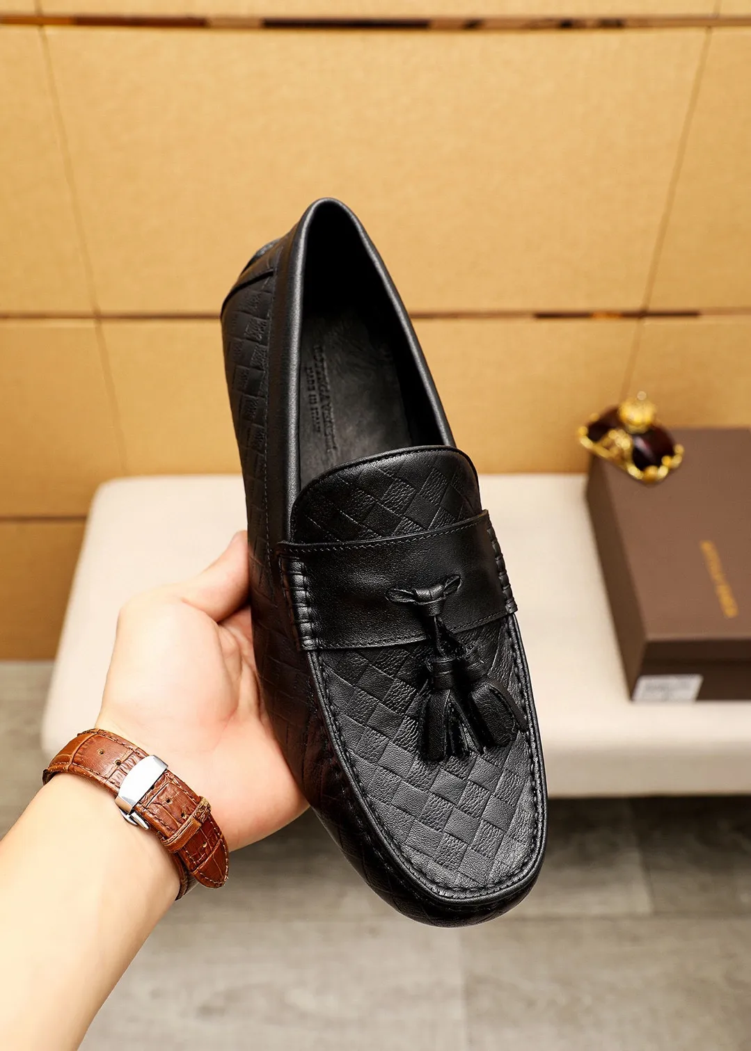 Men's Men's Shoes 💰: 420 💐BV Men's Slip-on Shoes® [BOTTEGA VENETA] Official website counter new model, one-to-one mold opening ⚠Italian calfskin embossed ➕Cow 🐂 leather lining. Driving slip-ons, available at counters, sizes 39-44 (38.45🉑️customized)